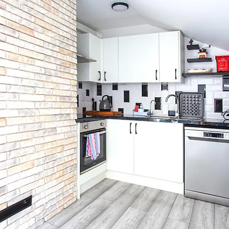 Mirella Caherlistrane