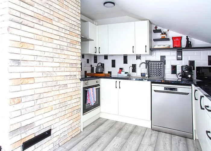 Mirella Caherlistrane